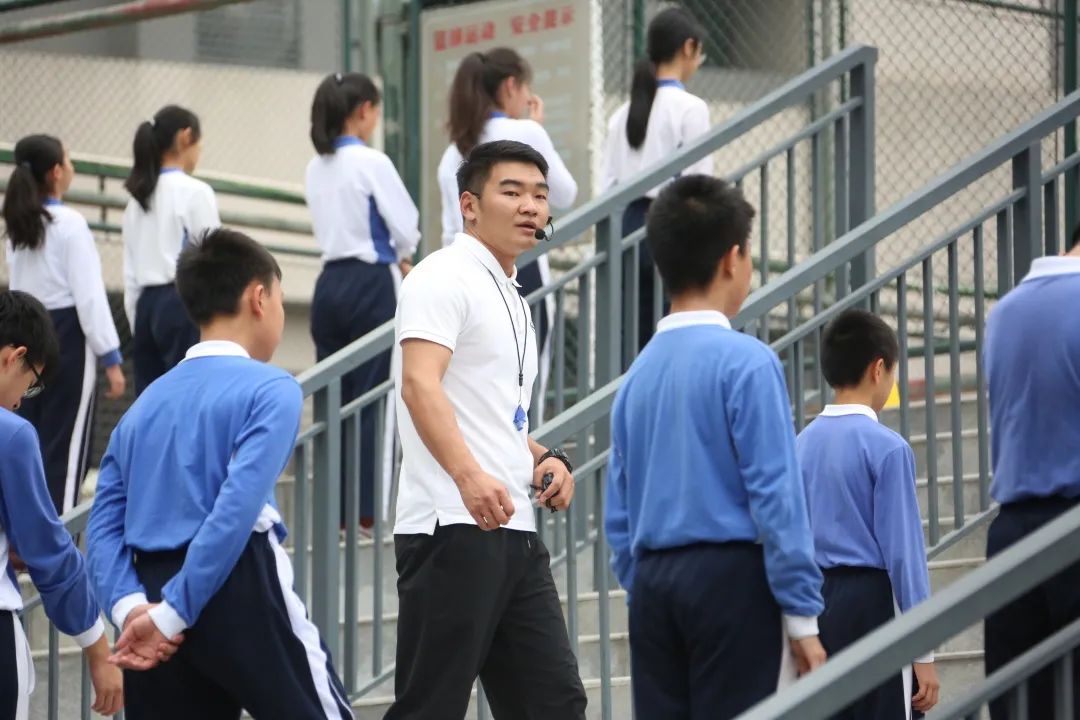 创意课间操贪吃蛇_学生体操贪吃蛇教案_体育课贪吃蛇教案