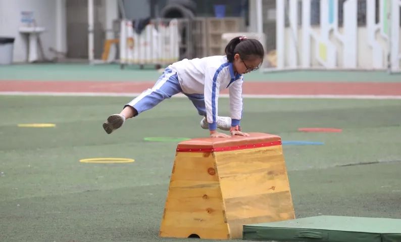 学生体操贪吃蛇教案_体育课贪吃蛇教案_创意课间操贪吃蛇