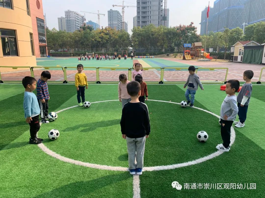 关于足球的互动游戏_足球互动类游戏规则_足球互动小游戏