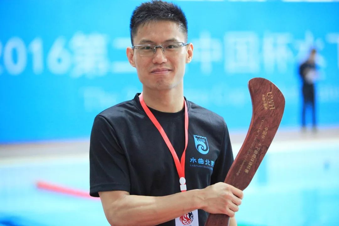 游泳闭气是什么意思_闭气游泳法_中国游泳闭气技巧视频