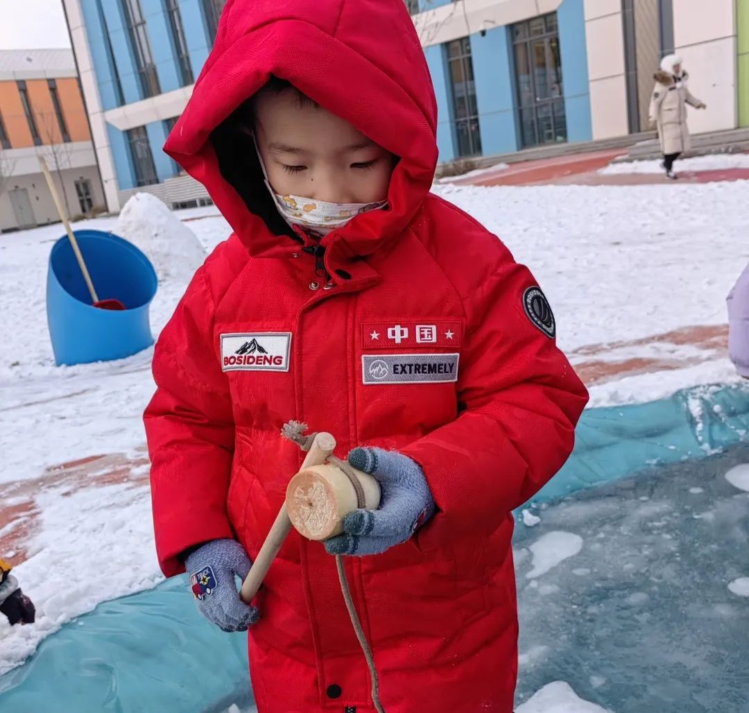 小学雪地足球教案_幼儿园雪地足球比赛规则_幼儿园足球场规则