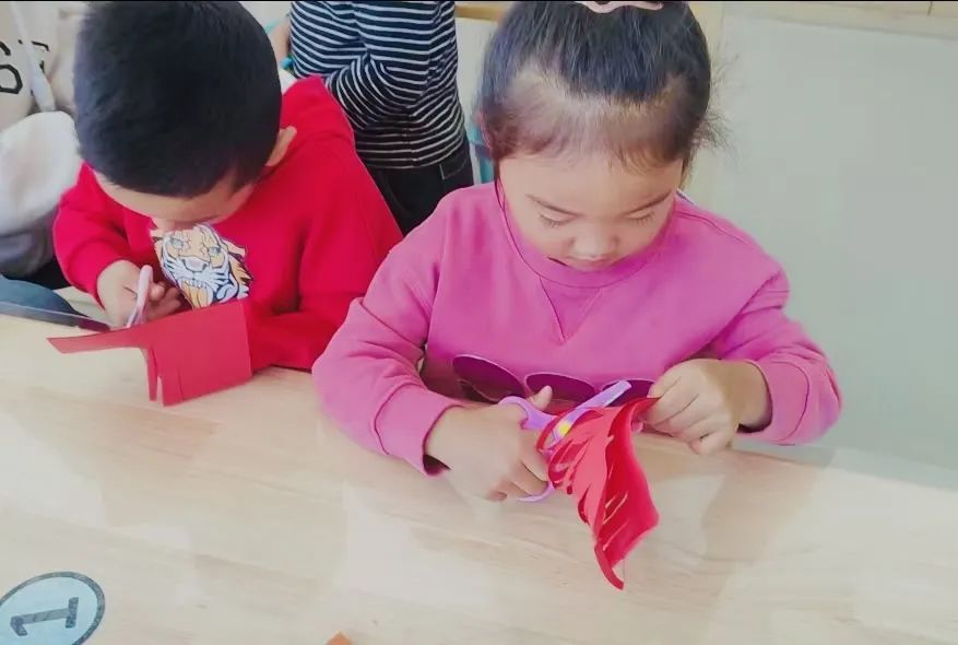 小学雪地足球教案_幼儿园雪地足球比赛规则_幼儿园足球场规则