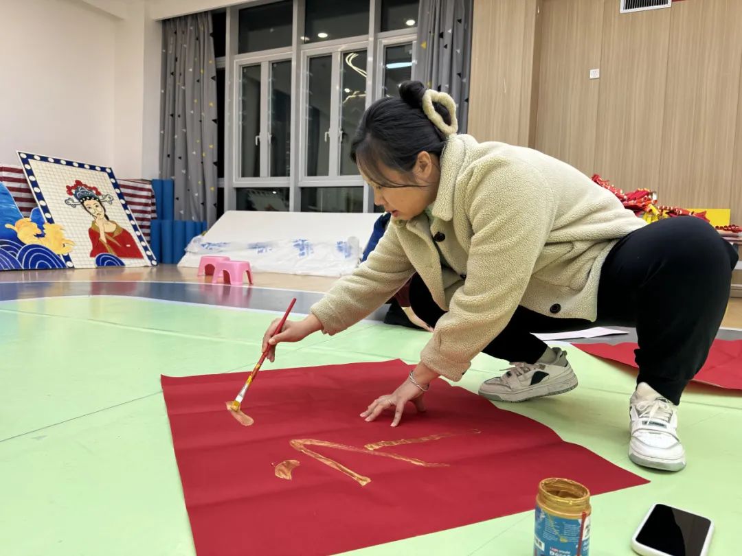 幼儿园雪地足球比赛规则_小学雪地足球教案_幼儿园足球场规则