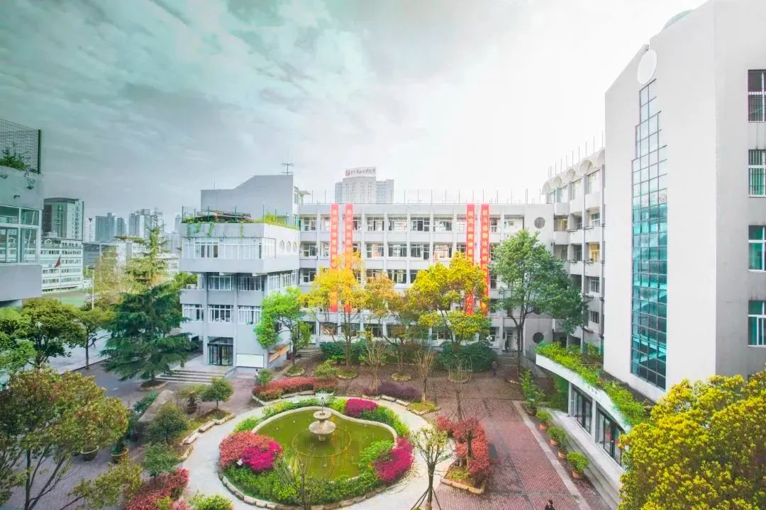 2013贵州省高中篮球冠军_贵州省高中篮球联赛_贵州高中篮球队排名