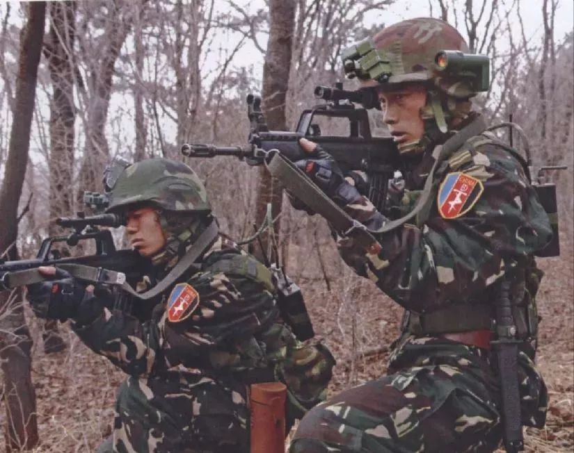 足球战争人类历史中最强的人_足球战争中的人类历史_足球战争人类历史中的人物