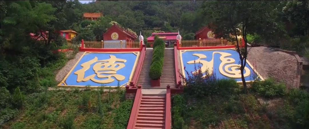 健身房男女比例是多少_健身男托女_健身房男女练