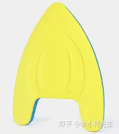 游泳腿怎么正确打水_游泳怎样打腿_游泳打腿小技巧有哪些