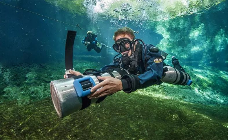 潜水游泳教学视频新手_双人潜水游泳技巧_潜水教学潜水游泳教学