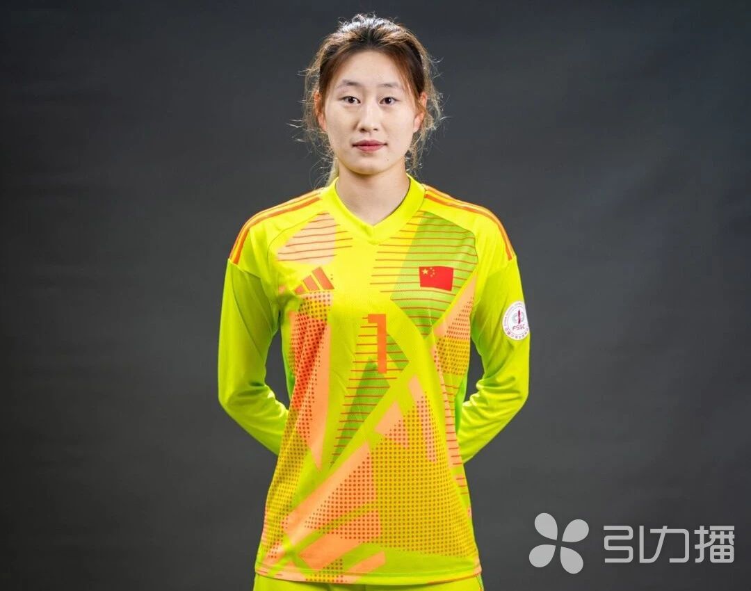 足球守门员中国_中国队守门员女足_中国足球冠军女守门员是谁