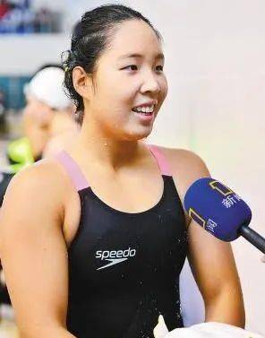 游泳女子冠军表情包_游泳女子10公里冠军_游泳女子冠军是谁