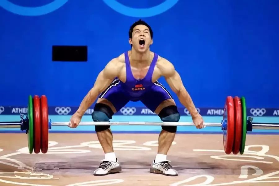 重量级举重选手_世界超重量级举重冠军_重量级举重冠军最多举多少